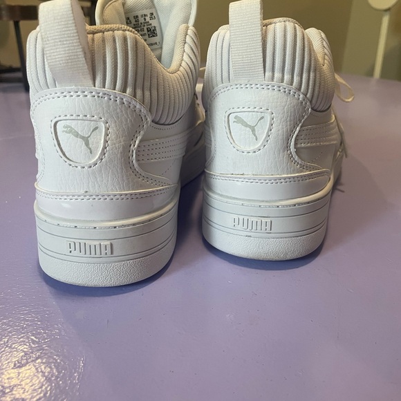 pumas white soft foam women’s sneakers in 9 - Picture 7 of 11